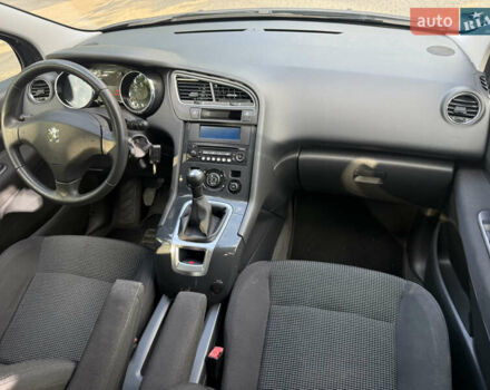 Сірий Пежо 5008, об'ємом двигуна 1.6 л та пробігом 169 тис. км за 6199 $, фото 18 на Automoto.ua