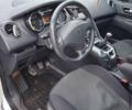 Сірий Пежо 5008, об'ємом двигуна 2 л та пробігом 225 тис. км за 9200 $, фото 1 на Automoto.ua
