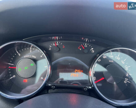 Серый Пежо 5008, объемом двигателя 2 л и пробегом 298 тыс. км за 8999 $, фото 14 на Automoto.ua