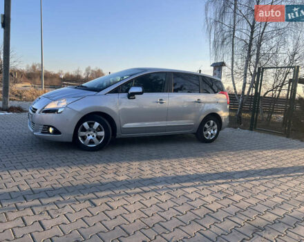 Серый Пежо 5008, объемом двигателя 2 л и пробегом 298 тыс. км за 8999 $, фото 3 на Automoto.ua