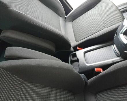 Сірий Пежо 5008, об'ємом двигуна 1.6 л та пробігом 120 тис. км за 9600 $, фото 6 на Automoto.ua