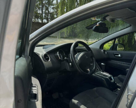 Сірий Пежо 5008, об'ємом двигуна 1.56 л та пробігом 175 тис. км за 8300 $, фото 10 на Automoto.ua