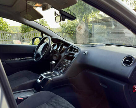 Сірий Пежо 5008, об'ємом двигуна 1.56 л та пробігом 258 тис. км за 8700 $, фото 6 на Automoto.ua