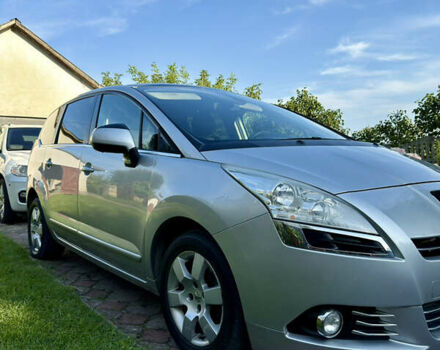 Сірий Пежо 5008, об'ємом двигуна 1.56 л та пробігом 258 тис. км за 8700 $, фото 1 на Automoto.ua