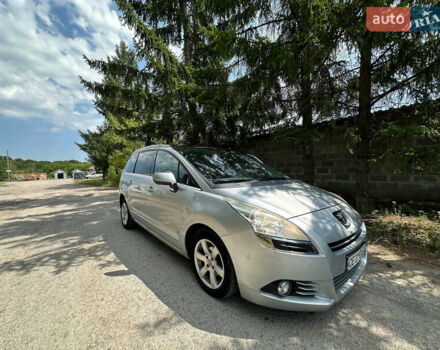 Сірий Пежо 5008, об'ємом двигуна 1.56 л та пробігом 175 тис. км за 8300 $, фото 3 на Automoto.ua