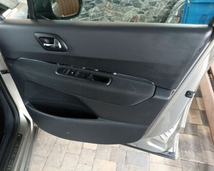 Сірий Пежо 5008, об'ємом двигуна 1.6 л та пробігом 120 тис. км за 9600 $, фото 3 на Automoto.ua