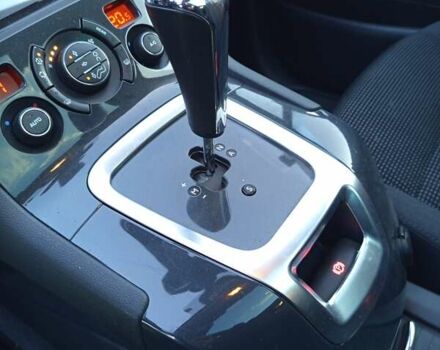 Серый Пежо 5008, объемом двигателя 1.56 л и пробегом 239 тыс. км за 9500 $, фото 8 на Automoto.ua