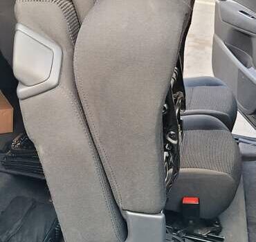 Сірий Пежо 5008, об'ємом двигуна 1.6 л та пробігом 244 тис. км за 9500 $, фото 9 на Automoto.ua