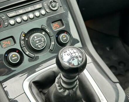 Сірий Пежо 5008, об'ємом двигуна 1.6 л та пробігом 254 тис. км за 8000 $, фото 17 на Automoto.ua