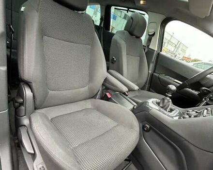 Сірий Пежо 5008, об'ємом двигуна 1.6 л та пробігом 254 тис. км за 8000 $, фото 32 на Automoto.ua