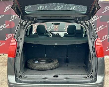 Сірий Пежо 5008, об'ємом двигуна 1.6 л та пробігом 254 тис. км за 8000 $, фото 9 на Automoto.ua