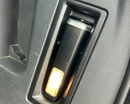 Сірий Пежо 5008, об'ємом двигуна 1.6 л та пробігом 254 тис. км за 8000 $, фото 11 на Automoto.ua