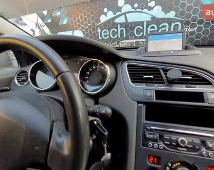 Сірий Пежо 5008, об'ємом двигуна 1.6 л та пробігом 244 тис. км за 9500 $, фото 4 на Automoto.ua