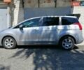 Серый Пежо 5008, объемом двигателя 1.6 л и пробегом 212 тыс. км за 9300 $, фото 1 на Automoto.ua