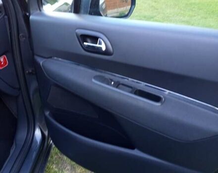 Серый Пежо 5008, объемом двигателя 1.56 л и пробегом 239 тыс. км за 9500 $, фото 12 на Automoto.ua