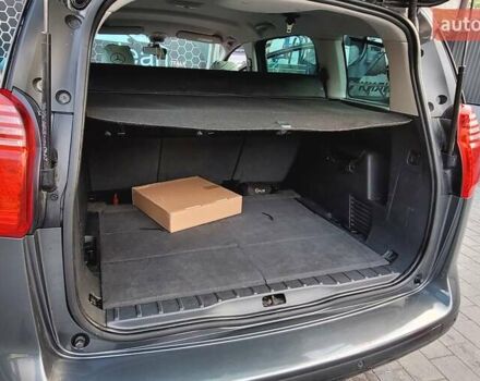 Сірий Пежо 5008, об'ємом двигуна 1.6 л та пробігом 244 тис. км за 9500 $, фото 13 на Automoto.ua