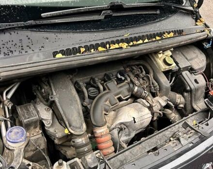 Сірий Пежо 5008, об'ємом двигуна 1.6 л та пробігом 254 тис. км за 8000 $, фото 31 на Automoto.ua