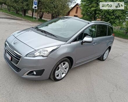 Сірий Пежо 5008, об'ємом двигуна 2 л та пробігом 174 тис. км за 11750 $, фото 1 на Automoto.ua