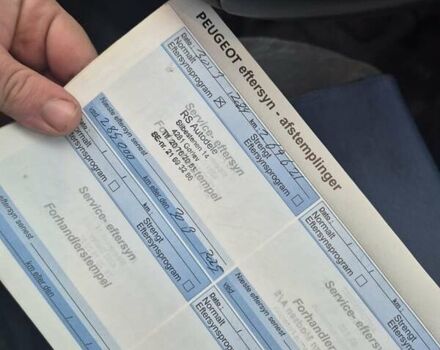 Серый Пежо 5008, объемом двигателя 1.6 л и пробегом 292 тыс. км за 9450 $, фото 17 на Automoto.ua