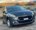 Серый Пежо 5008, объемом двигателя 2 л и пробегом 184 тыс. км за 11650 $, фото 1 на Automoto.ua