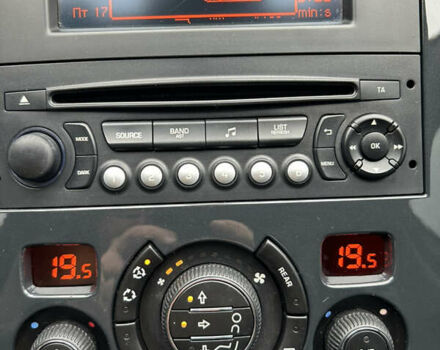 Сірий Пежо 5008, об'ємом двигуна 1.56 л та пробігом 263 тис. км за 11200 $, фото 25 на Automoto.ua