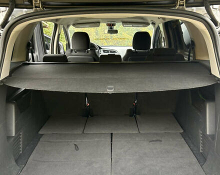 Сірий Пежо 5008, об'ємом двигуна 1.56 л та пробігом 263 тис. км за 11200 $, фото 16 на Automoto.ua