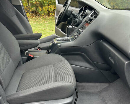 Сірий Пежо 5008, об'ємом двигуна 1.56 л та пробігом 263 тис. км за 11200 $, фото 13 на Automoto.ua