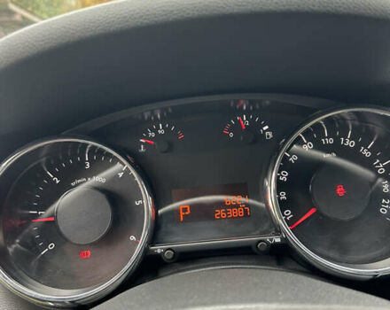 Сірий Пежо 5008, об'ємом двигуна 1.56 л та пробігом 263 тис. км за 11200 $, фото 32 на Automoto.ua