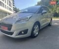 Серый Пежо 5008, объемом двигателя 1.6 л и пробегом 147 тыс. км за 9600 $, фото 1 на Automoto.ua