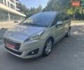 Серый Пежо 5008, объемом двигателя 1.6 л и пробегом 147 тыс. км за 9600 $, фото 1 на Automoto.ua