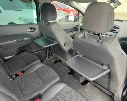 Серый Пежо 5008, объемом двигателя 1.6 л и пробегом 202 тыс. км за 10699 $, фото 17 на Automoto.ua