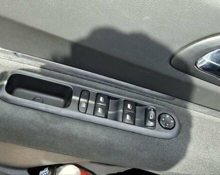 Сірий Пежо 5008, об'ємом двигуна 1.6 л та пробігом 262 тис. км за 13200 $, фото 7 на Automoto.ua