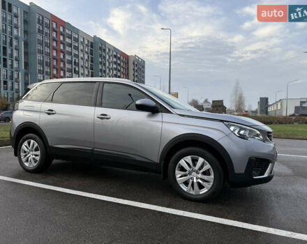 Серый Пежо 5008, объемом двигателя 1.56 л и пробегом 224 тыс. км за 16500 $, фото 3 на Automoto.ua