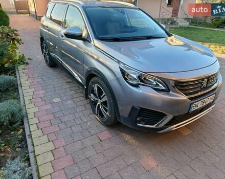 Серый Пежо 5008, объемом двигателя 2 л и пробегом 199 тыс. км за 20000 $, фото 1 на Automoto.ua