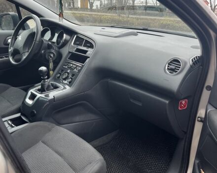 Сірий Пежо 5008, об'ємом двигуна 1.6 л та пробігом 264 тис. км за 6500 $, фото 4 на Automoto.ua