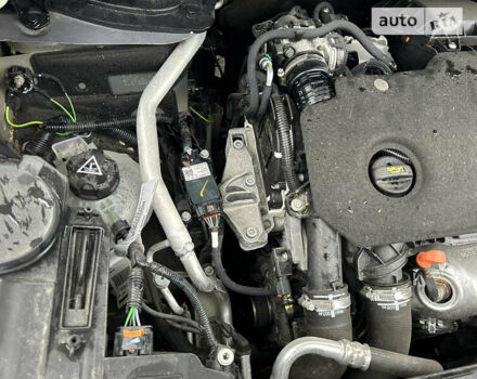 Серый Пежо 5008, объемом двигателя 1.5 л и пробегом 16 тыс. км за 27500 $, фото 32 на Automoto.ua