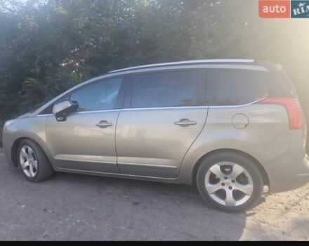 Сірий Пежо 5008, об'ємом двигуна 2 л та пробігом 221 тис. км за 8700 $, фото 1 на Automoto.ua