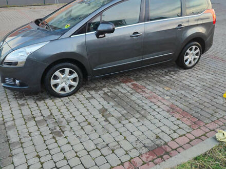 Сірий Пежо 5008, об'ємом двигуна 1.56 л та пробігом 284 тис. км за 6650 $, фото 1 на Automoto.ua