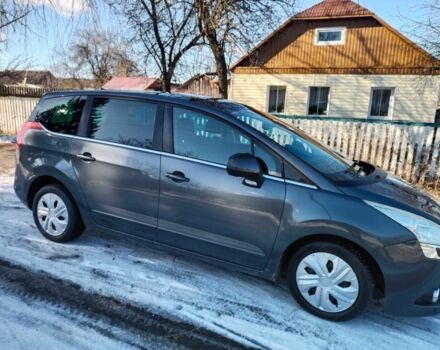 Серый Пежо 5008, объемом двигателя 0 л и пробегом 1000 тыс. км за 5500 $, фото 1 на Automoto.ua