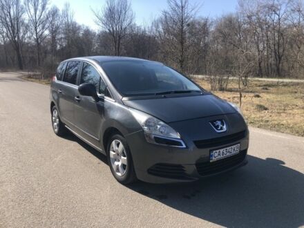 Пежо 5008 2009 в Звенигородка на Automoto.ua Серый Пежо 5008, объемом двигателя 1.6 л и пробегом 225 тыс. км за 6200 $, фото 1 на Automoto.ua