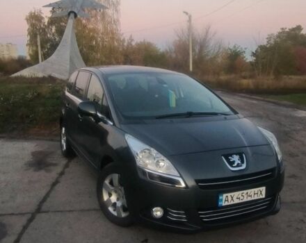 Серый Пежо 5008, объемом двигателя 1.6 л и пробегом 160 тыс. км за 7500 $, фото 1 на Automoto.ua