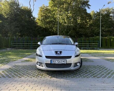 Серый Пежо 5008, объемом двигателя 1.6 л и пробегом 252 тыс. км за 6500 $, фото 1 на Automoto.ua