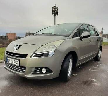 Пежо 5008 2010 у Рівному на Automoto.ua Сірий Пежо 5008, об'ємом двигуна 1.56 л та пробігом 290 тис. км за 7200 $, фото 1 на Automoto.ua