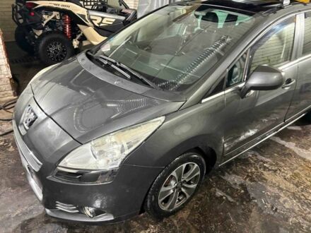 Сірий Пежо 5008, об'ємом двигуна 1.6 л та пробігом 179 тис. км за 6500 $, фото 1 на Automoto.ua