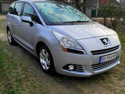 Сірий Пежо 5008, об'ємом двигуна 1.6 л та пробігом 237 тис. км за 7800 $, фото 1 на Automoto.ua
