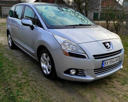 Серый Пежо 5008, объемом двигателя 1.6 л и пробегом 237 тыс. км за 7800 $, фото 1 на Automoto.ua