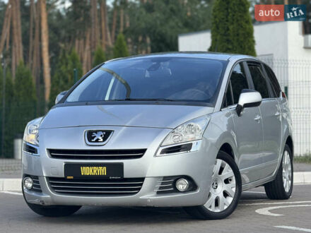 Сірий Пежо 5008, об'ємом двигуна 1.6 л та пробігом 253 тис. км за 6800 $, фото 1 на Automoto.ua