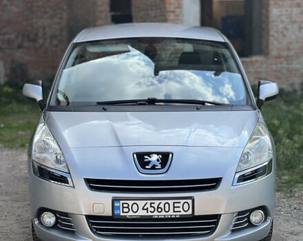 Серый Пежо 5008, объемом двигателя 1.6 л и пробегом 280 тыс. км за 6990 $, фото 1 на Automoto.ua