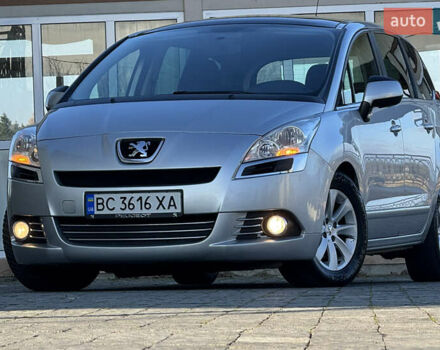 Серый Пежо 5008, объемом двигателя 2 л и пробегом 237 тыс. км за 8900 $, фото 1 на Automoto.ua
