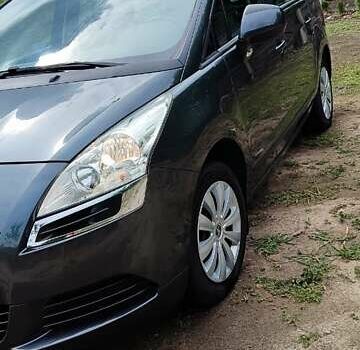 Сірий Пежо 5008, об'ємом двигуна 1.56 л та пробігом 254 тис. км за 7450 $, фото 1 на Automoto.ua